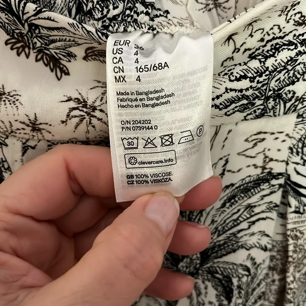 H & M shorts size 4 - Picture 5 of 5